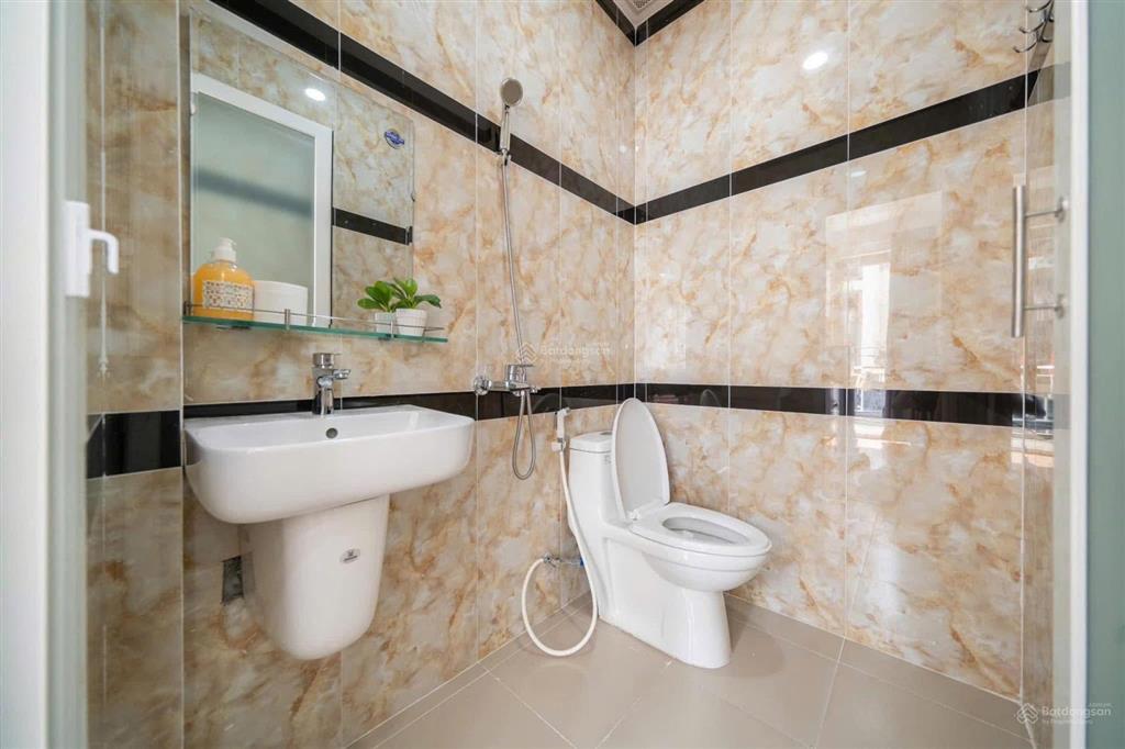 Phòng trọ ban công 35m2, full nội thất ngay chợ tân định, hồ con rùa, công viên lê văn tám quận 1