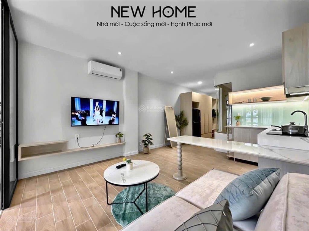 Căn hộ 1 phòng ngủ ban công 40m2 quận 1 full nội thất, bồn tắm, sofa