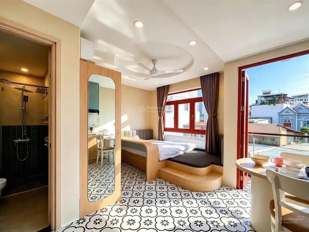 Căn hộ ban công | full nội thất | 40m2 | trung tâm quận 1 nguyễn thị minh khai