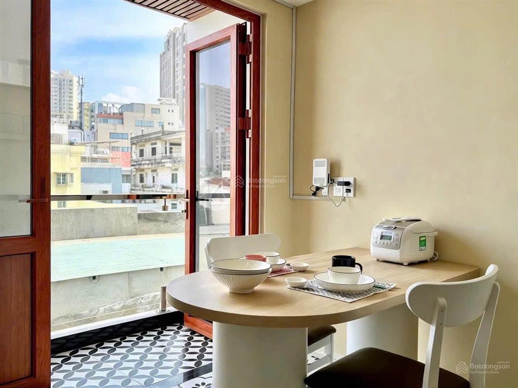 Căn hộ ban công | full nội thất | 40m2 | trung tâm quận 1 nguyễn thị minh khai