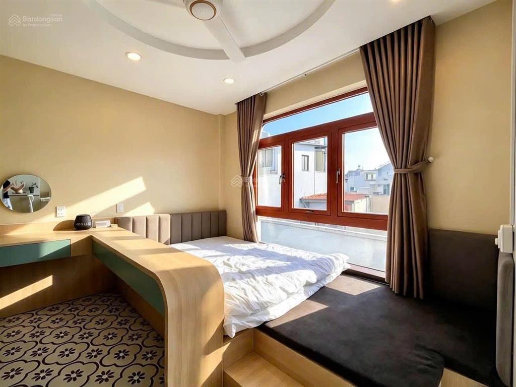 Căn hộ ban công | full nội thất | 40m2 | trung tâm quận 1 nguyễn thị minh khai