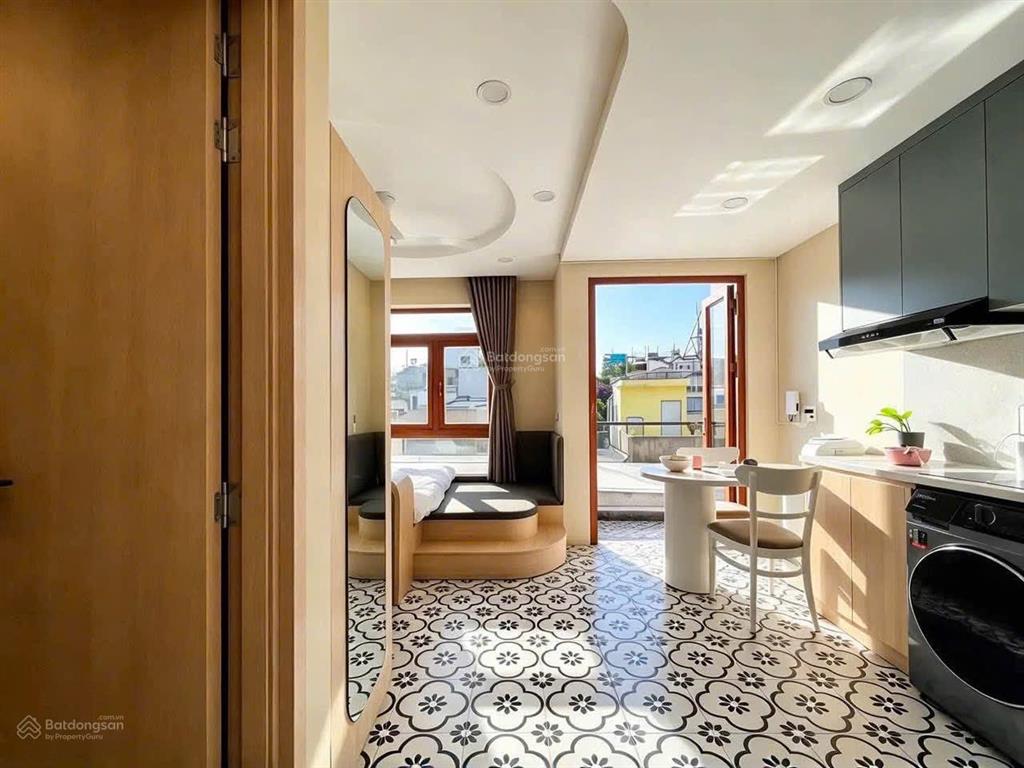 Căn hộ ban công | full nội thất | 40m2 | trung tâm quận 1 nguyễn thị minh khai