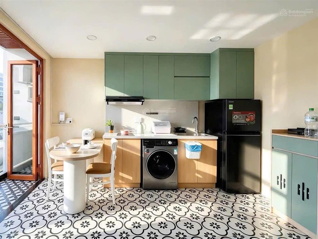 Căn hộ ban công | full nội thất | 40m2 | trung tâm quận 1 nguyễn thị minh khai