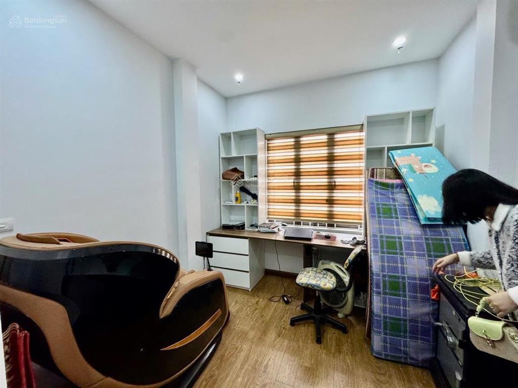 Bán nhà phố nguyễn đổng chi, 1 phút ra phố, ô tô đỗ cửa, ngõ thông, dân xây nhà 5 tầng .