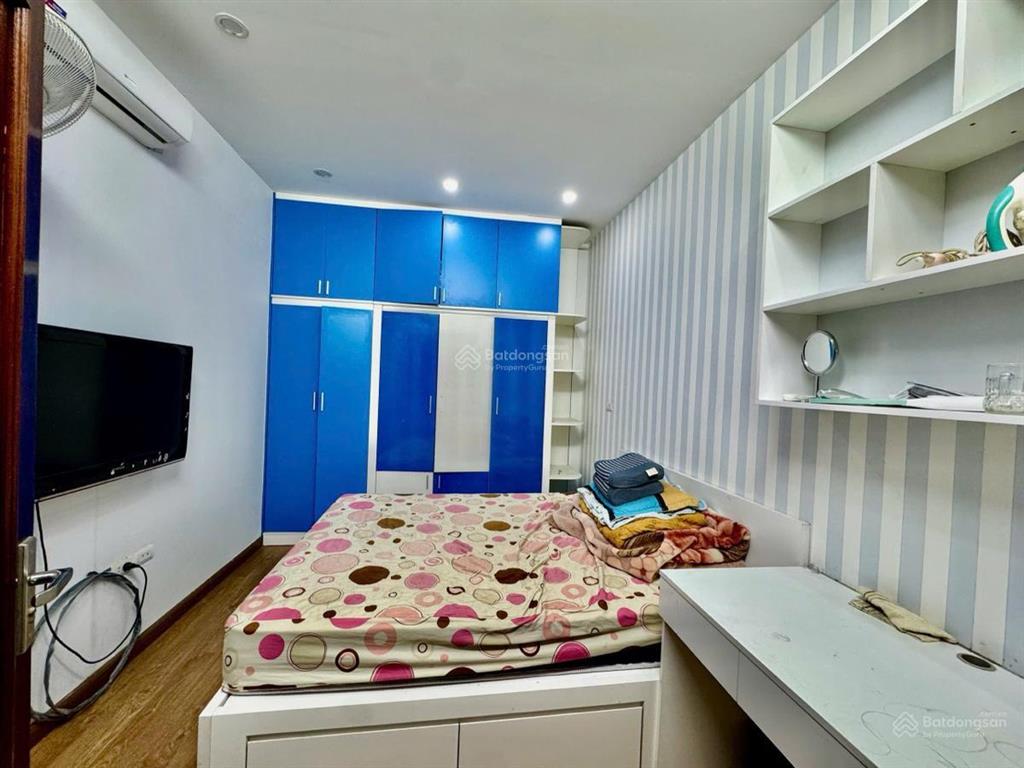 Bán nhà phố nguyễn đổng chi, 1 phút ra phố, ô tô đỗ cửa, ngõ thông, dân xây nhà 5 tầng .