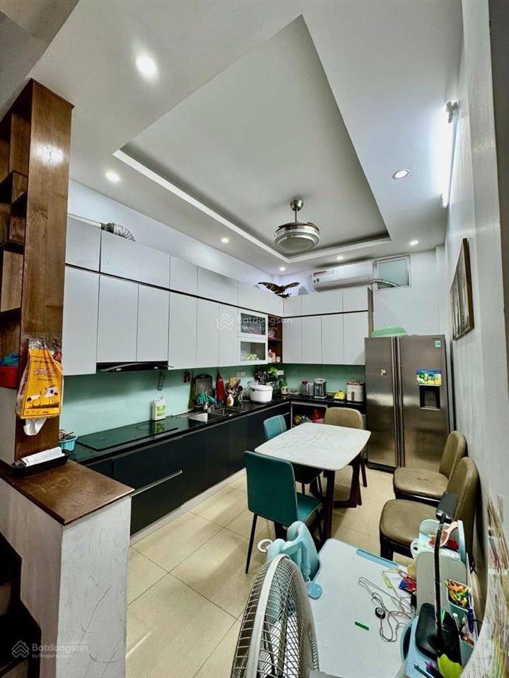 Bán nhà phố nguyễn đổng chi, 1 phút ra phố, ô tô đỗ cửa, ngõ thông, dân xây nhà 5 tầng .