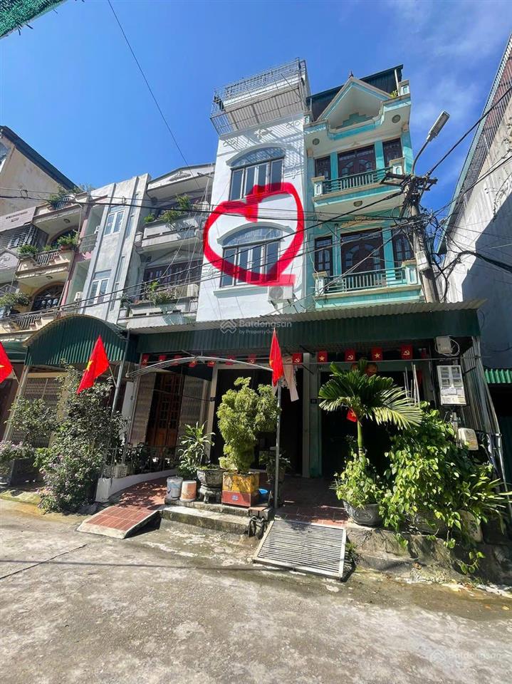 Nhà giá rẻ trung tâm bãi cháy, bán kính 500m đầy đủ các tiện ích