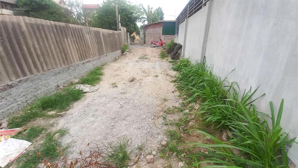 Đông anh  2 thoáng trước sau  ô tô vào đất  gần cầu thăng long  gần khu công nghiệp