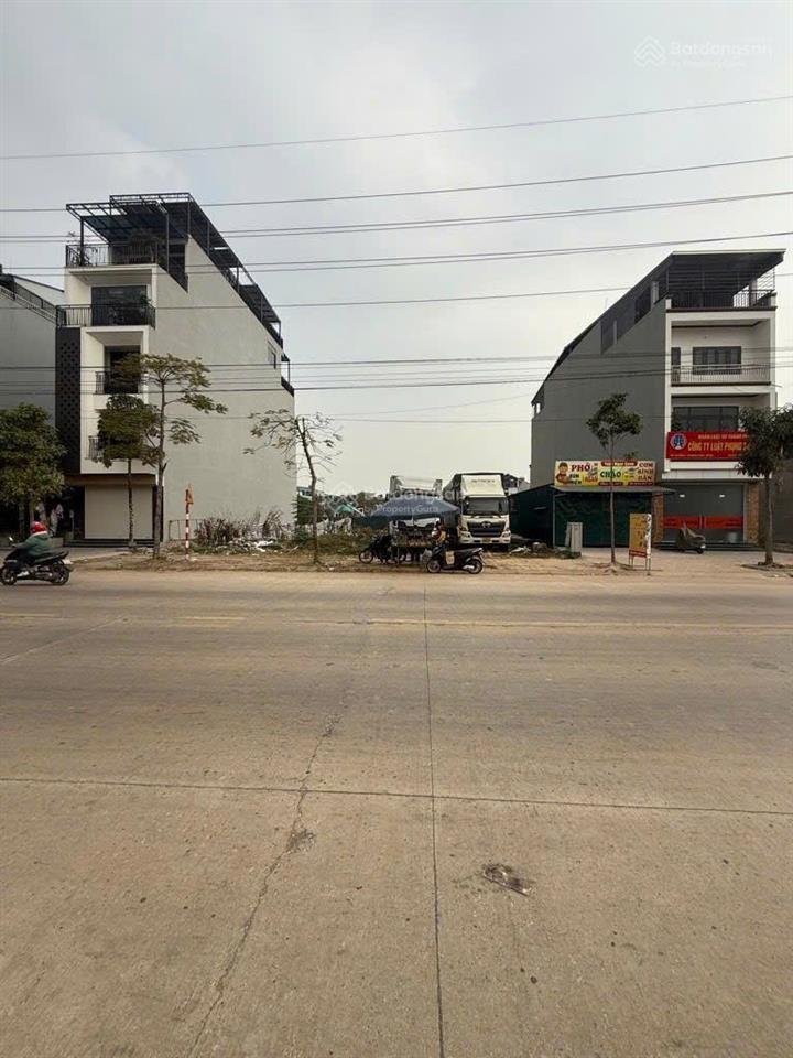 Khu đất kinh doanh sầm uất tt chi đông 135m2 18.2 tỷ