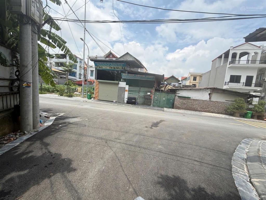 Giãn dân đông bầu kim chung 8 tỷ đất vuông sẵn nhà 3 tầng rất đẹp, trước nhà vỉa hè khu giãn dân.