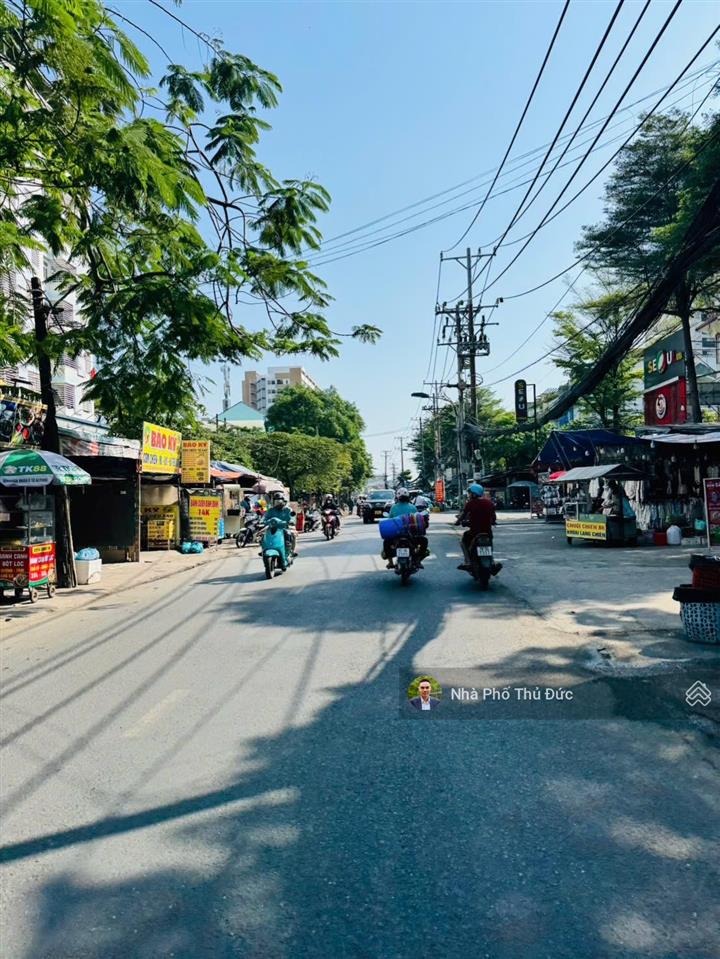 Bán mặt tiền kinh doanh  ngay chợ hoa cau  gần cđ công thương  metro