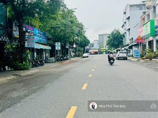 Mặt tiền 4 tầng  7 phòng khép kín  trung tâm lê văn việt  dòng tiền 300tr/năm