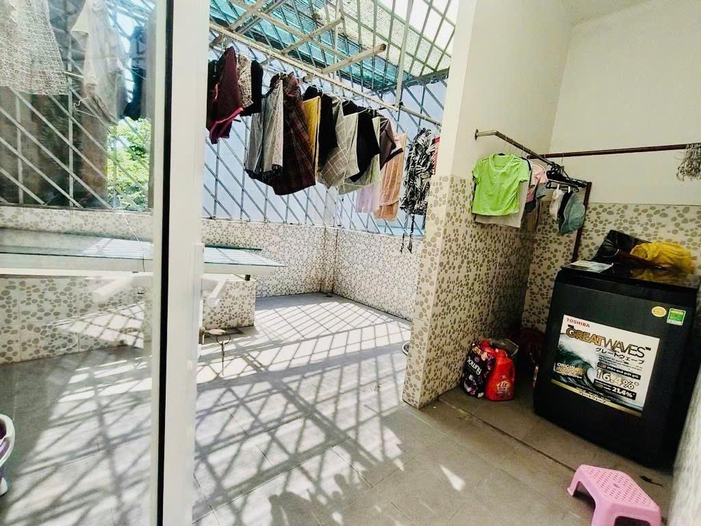 Bán nhà 3 tầng  ôtô đỗ cửa  gần lê văn việt  ngã 4 thủ đức  metro