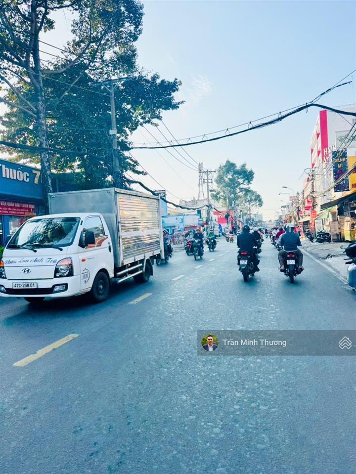 Bán nhà 2 tầng  full nội thất  gần lê văn việt  metro