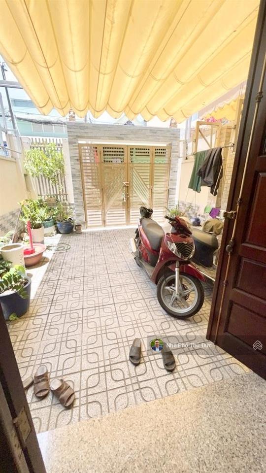 Bán nhà mặt tiền 3 tầng  sân đỗ ôtô  gần đỗ xuân hợp  metro