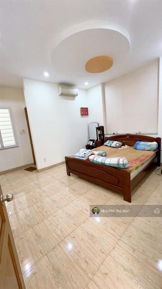 Bán nhà mặt tiền 3 tầng  sân đỗ ôtô  gần đỗ xuân hợp  metro