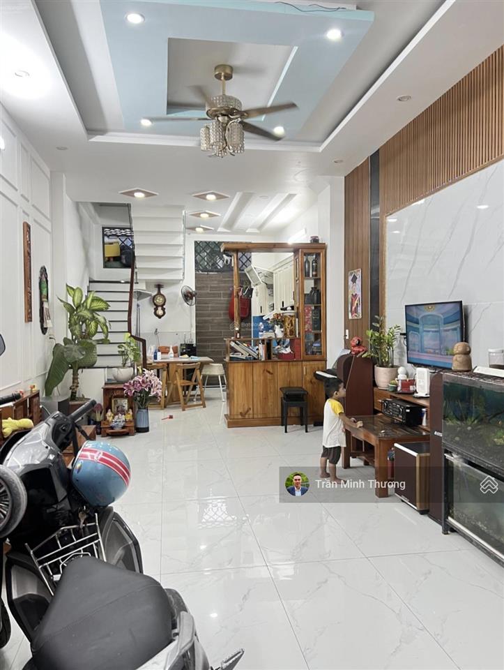 Bán nhà 3 tầng  ôtô đỗ cửa  gần liên phường  global city