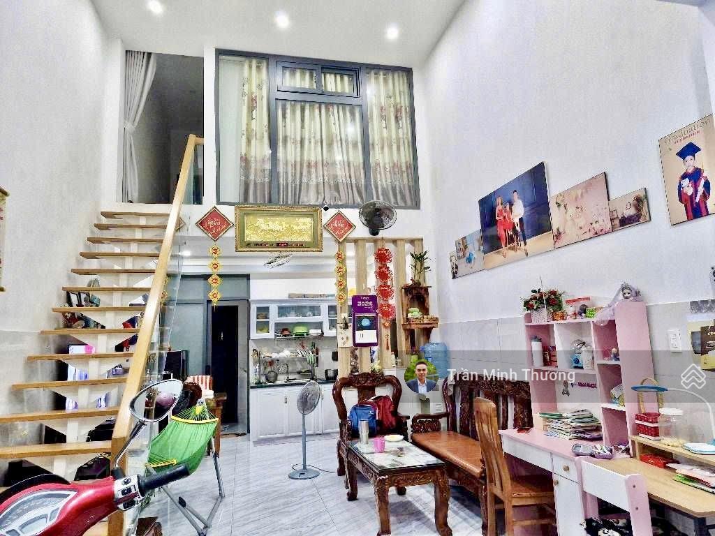 Bán nhà 2 tầng  đường ôtô  full nội thất  gần cc ricca  global city