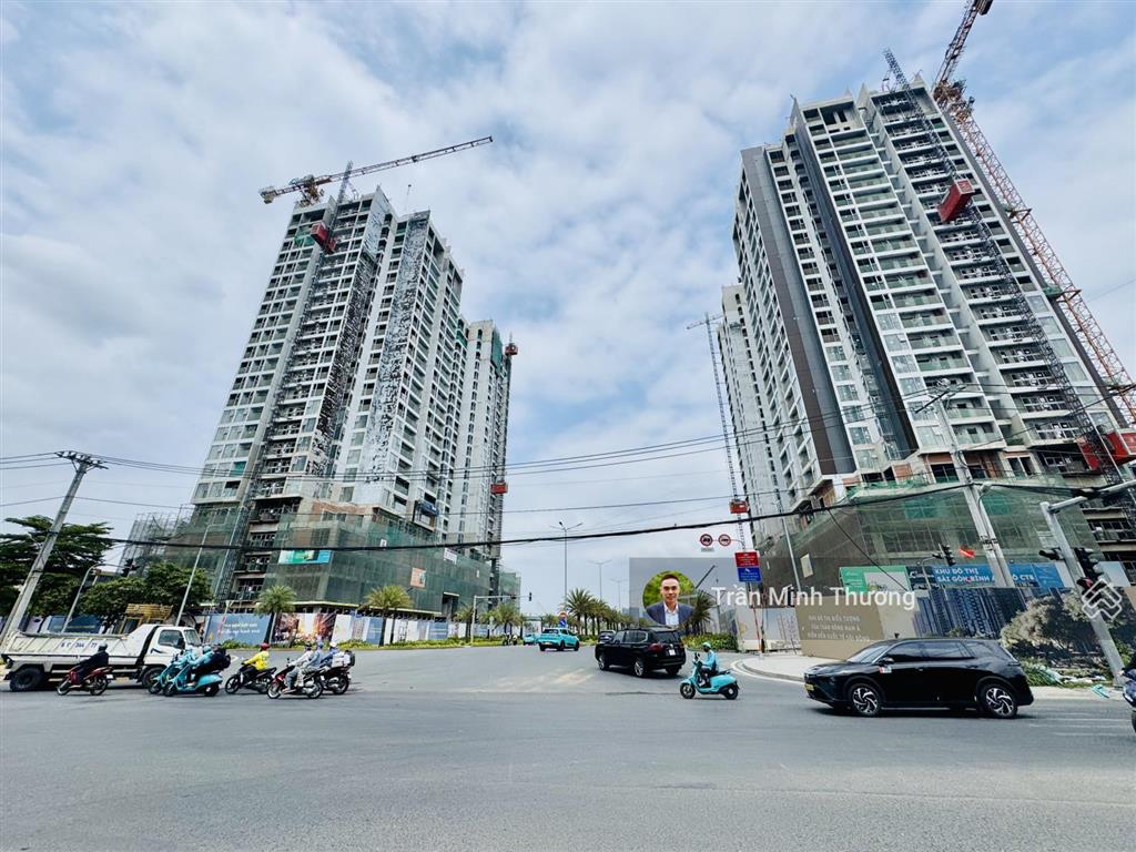 Bán nhà 3 tầng  sân ô tô  ngang 5m  sát quận 2  gần global city