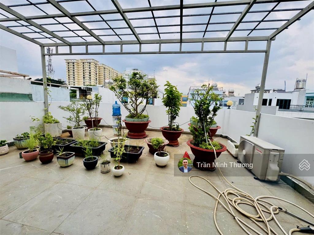 Bán nhà 5 tầng mặt tiền quận 2  hầm ô tô  gần global city