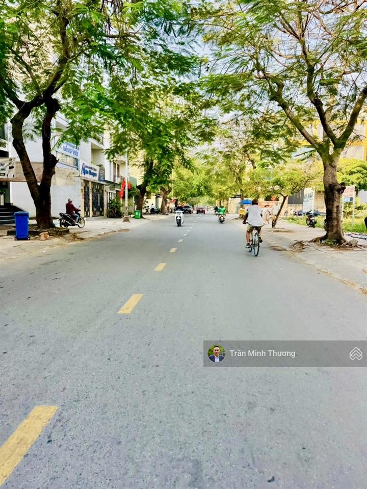 Bán nhà 5 tầng mặt tiền quận 2  hầm ô tô  gần global city