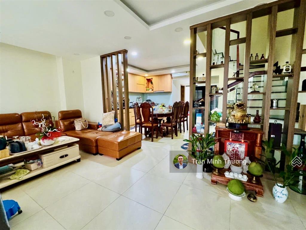 Bán nhà 5 tầng mặt tiền quận 2  hầm ô tô  gần global city