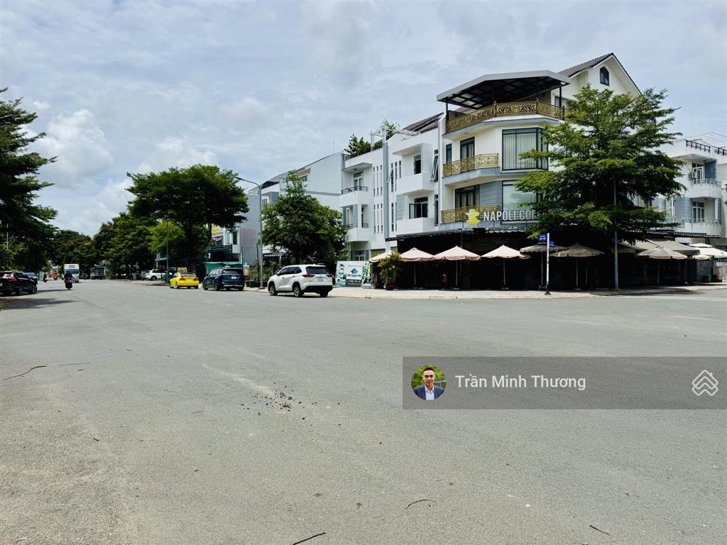 Bán biệt thự lô góc kdc gia hòa  thang máy riêng  ngay đỗ xuân hợp