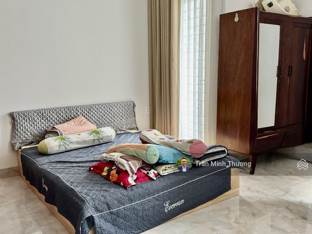 Bán nhà đẹp 2 mặt tiền  ô tô trong nhà  sát man thiện  lê văn việt