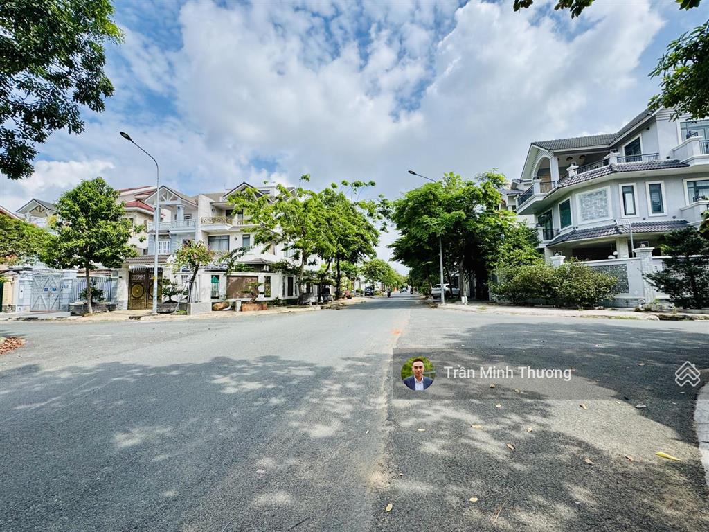 Bán biệt thự sân vườn kdc khang điền  gia hoà  nội thất sang trọng