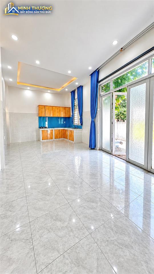 Mặt tiền 3 tầng  ngang 12m hiếm  đường ô tô thông  quận 2