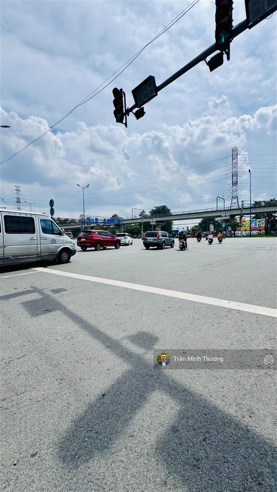 Nhà mới  gần cao đẳng công thương  kết nối metro bình thái