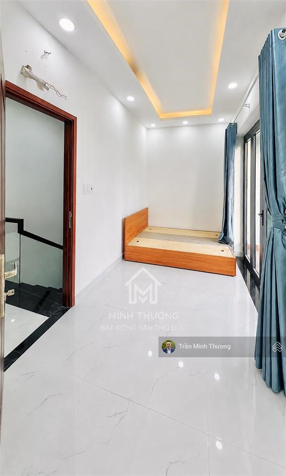 Nhà 3 tầng  đường ô tô  ngang 5,5m  gần đông tăng long