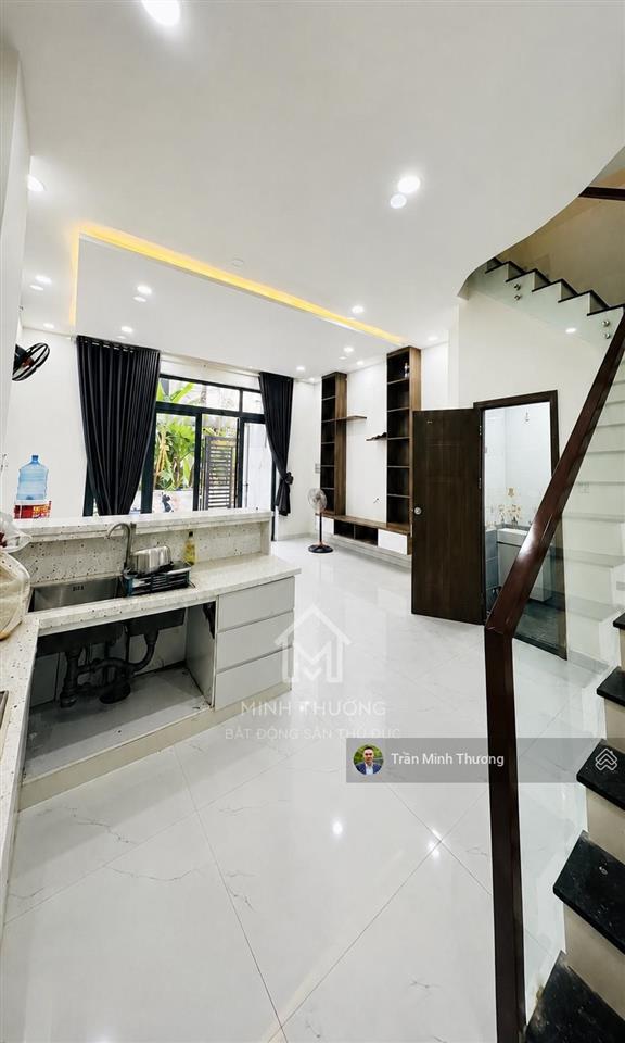Nhà 3 tầng  đường ô tô  ngang 5,5m  gần đông tăng long
