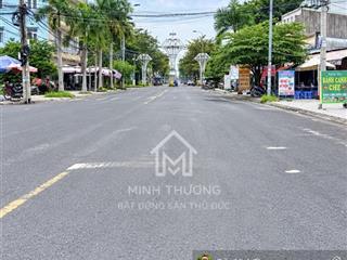 Nhà 3 tầng  đường ô tô ngang 5,5m  gần đông tăng long