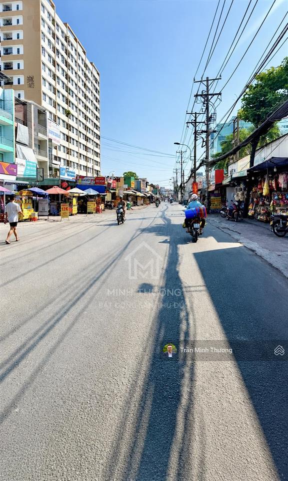 Mặt tiền kinh doanh  ngay cao đẳng công thương  phước long b  hiếm