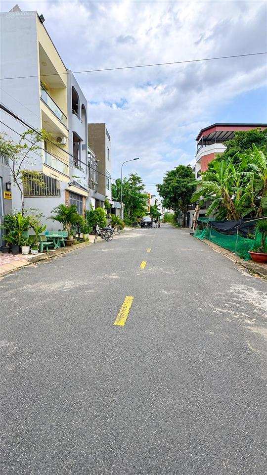 Nhà bưng ông thoàn  có dòng tiền  sát liên phường  gần global city