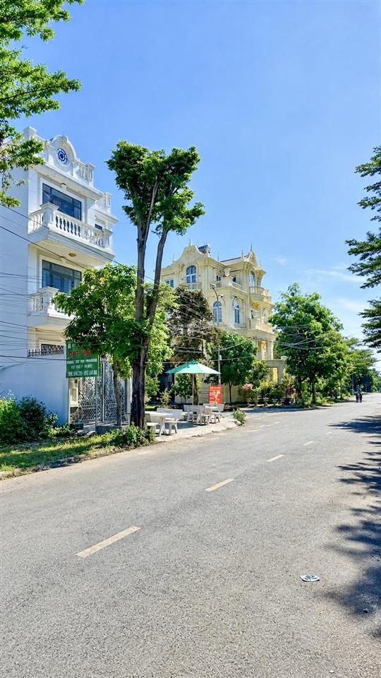 Nhà bưng ông thoàn  có dòng tiền  sát liên phường  gần global city