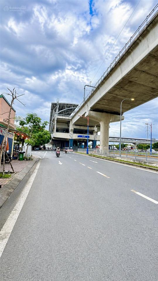 Nhà 4 tầng  hẻm ô tô  kết nối xa lộ hà nội  metro bình thái