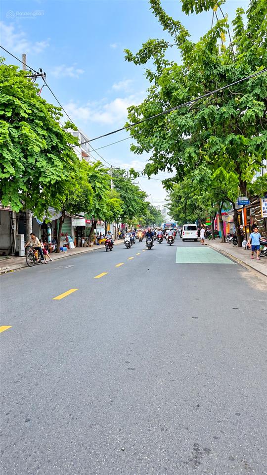 Lô góc 2 mặt tiền  ngang 7,8m  lê văn thịnh  gần nguyễn thị định  quận 2