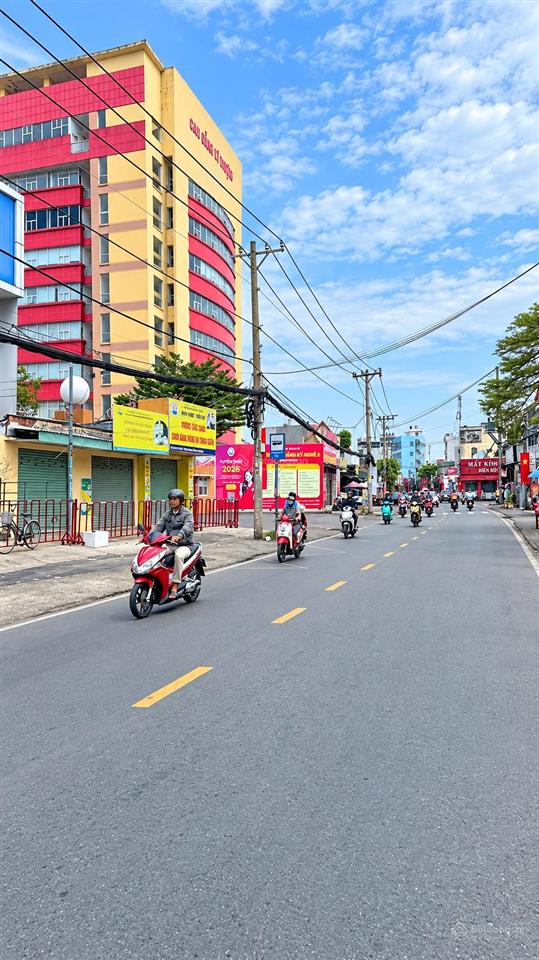 Nhà 2 tầng  ngang 5m  tặng nội thất  gần đỗ xuân hợp
