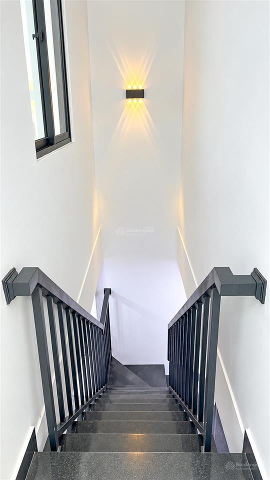 Nhà 2 tầng  ngang 5m  tặng nội thất  gần đỗ xuân hợp