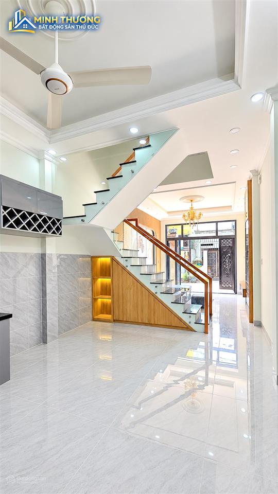 Nhà đẹp 4 tầng  hẻm ô tô thông  kết nối lã xuân oai  lê văn việt