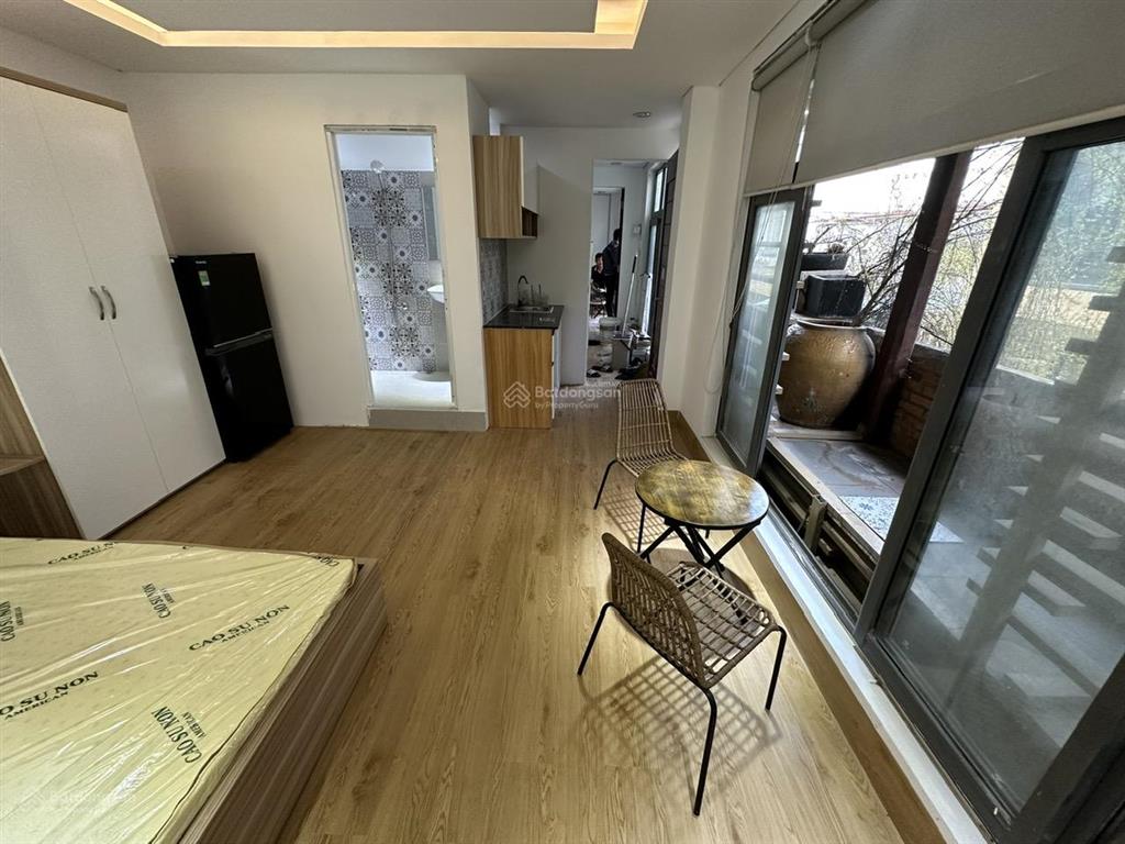 Studio ban công siu xịn sò, full nội thất mới toanh, ngay trên đường phổ quang