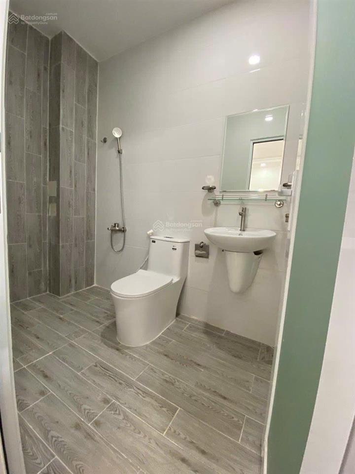 Phòng trọ studio có cửa sổ trời, full nội thất đối diện etown cộng hoà