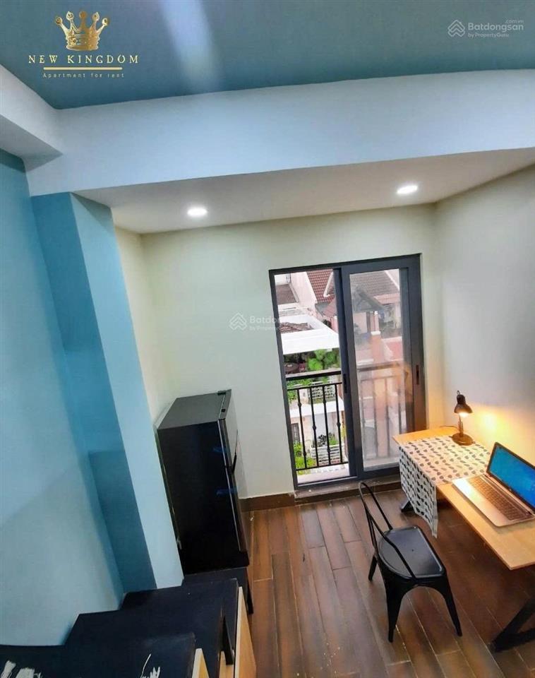 Chdv gác cửa sổ trời ngay đại học ngoại thương, giao thông vận tải
