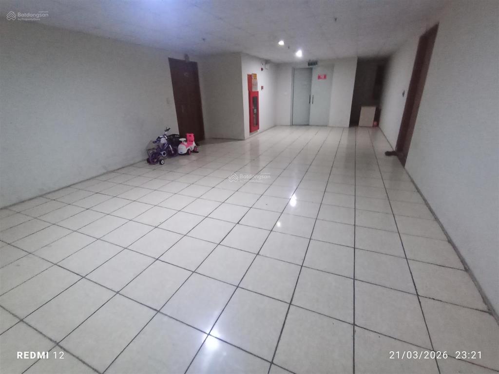 Bán căn góc 70m2 tầng trung đẹp  full nội thất