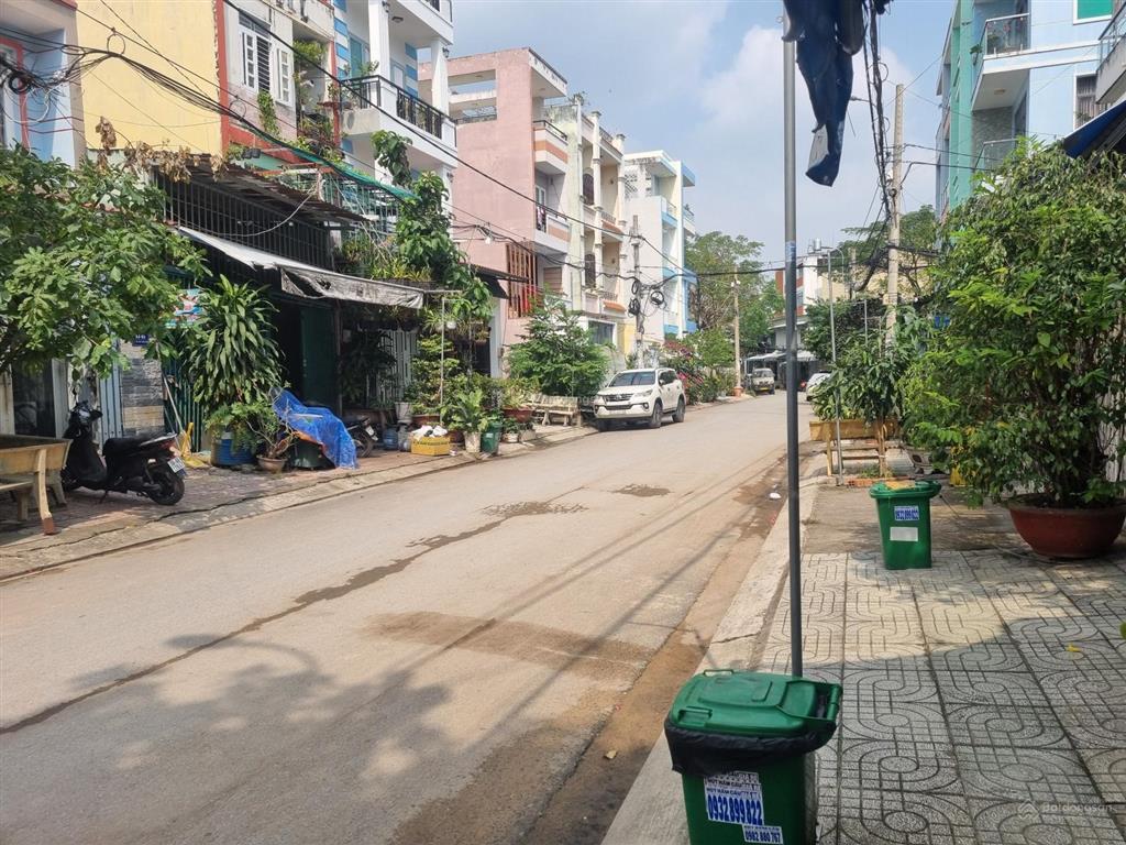 Bán nhà mặt tiền kd đường số khu nam hùng vương  4.5x18.0m  3 tầng  4 pn, 4 wc