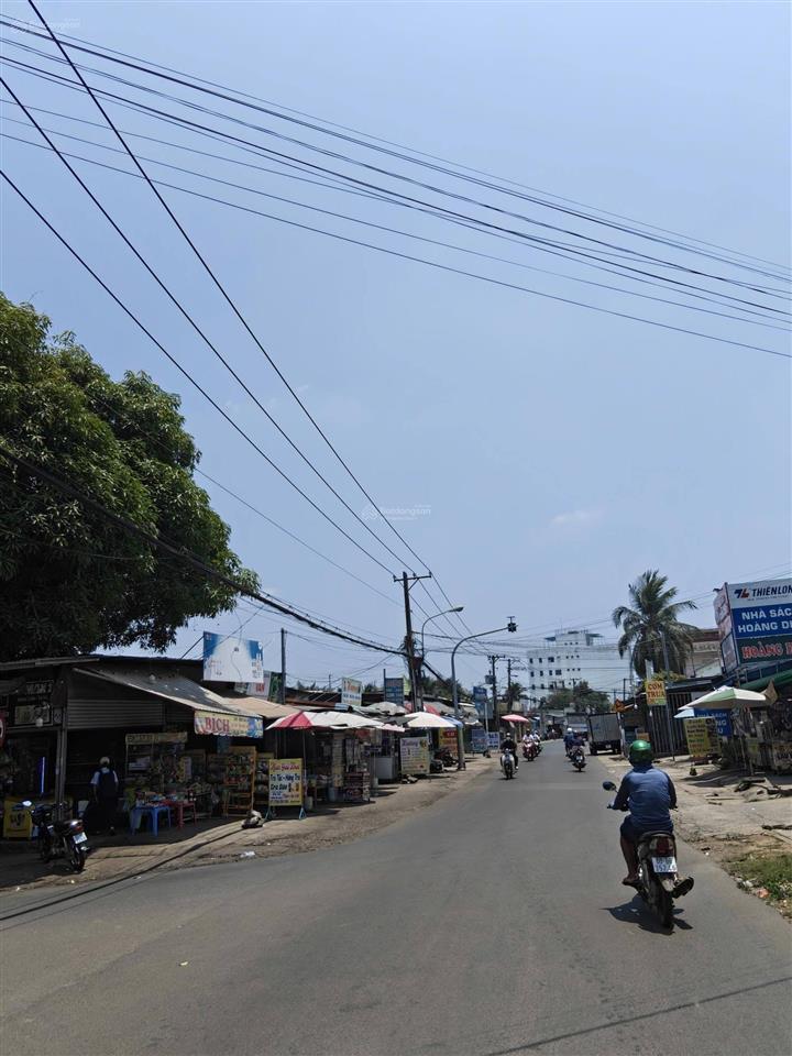Ngay trung tâm phường bình lộc 6x22 sổ rieng thổ cư chỉ 390tr sở hữu ngay mặt tiền nhựa kinh doanh