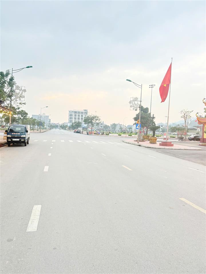 Đất trung tâm Yên Dũng, Bắc Giang 127 m2 - MT 5m. đường 24m, Kinh doanh Đỉnh . Giá 4,1 tỷ