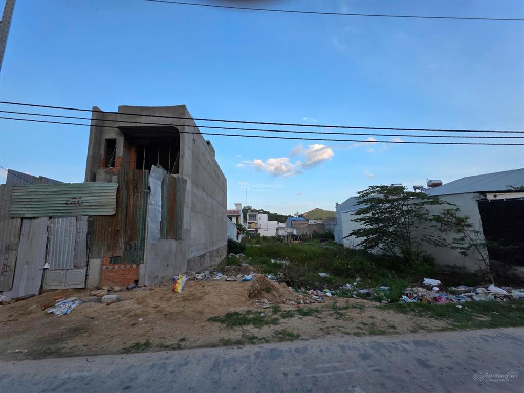 Bán lô đất mặt tiền đường hòn thơm dt 100m2 ngang 5m. cách cầu phú kiểng 700m, vành đai 3